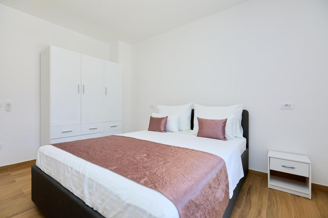 Green Lantern Apartments Okuklje ภายนอก รูปภาพ