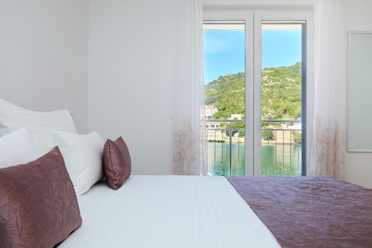 Green Lantern Apartments Okuklje ภายนอก รูปภาพ