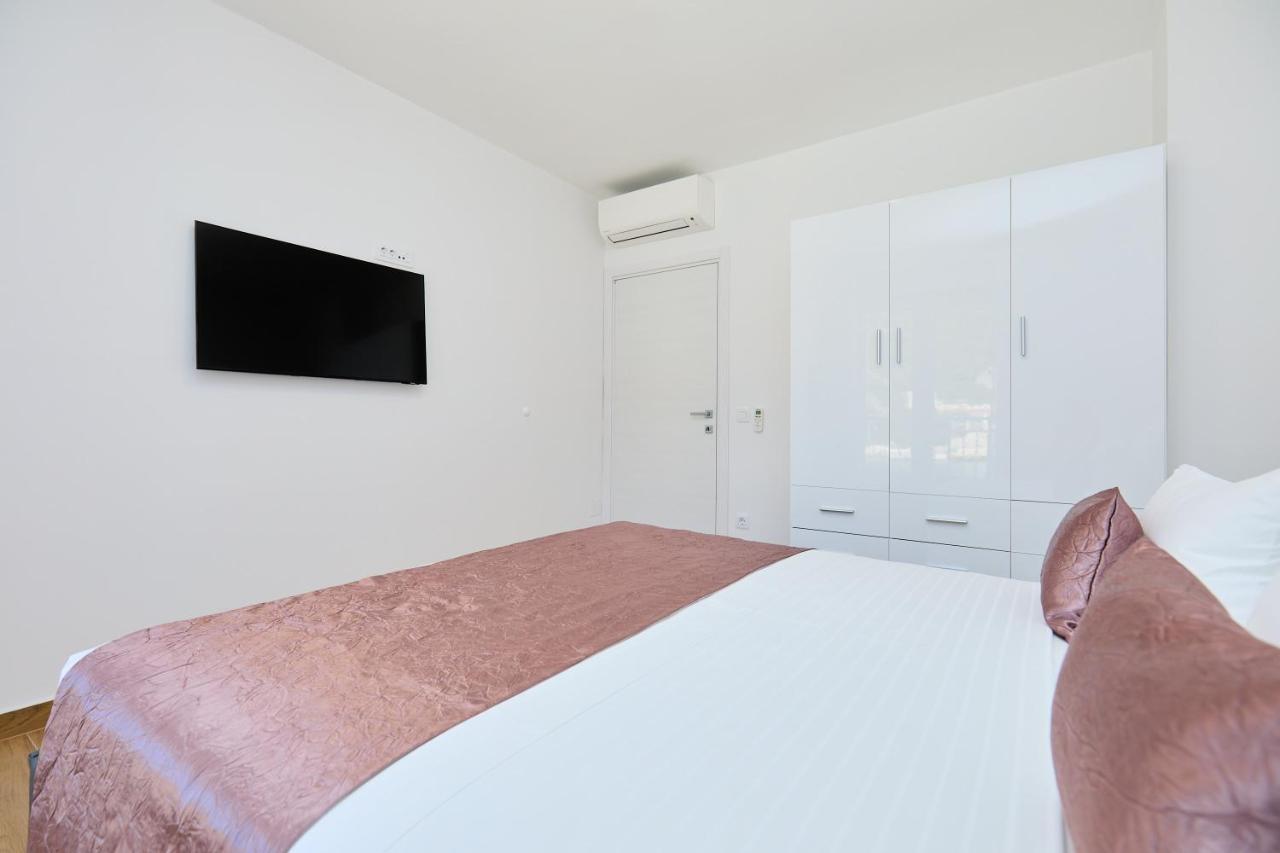 Green Lantern Apartments Okuklje ภายนอก รูปภาพ